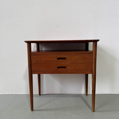 
                  
                    Halkastje teak met lades - LOUI.STORE
                  
                