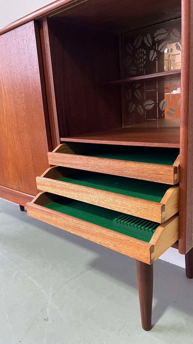 
                  
                    Higboard K. Rønde Andersen - LOUI.STORE
                  
                