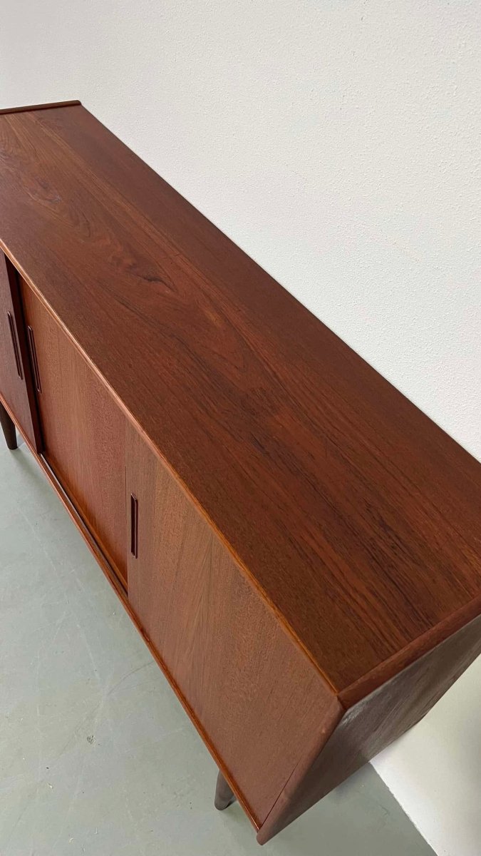 
                  
                    Higboard K. Rønde Andersen - LOUI.STORE
                  
                