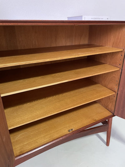 
                  
                    Highboard donker teak - LOUI.STORE
                  
                