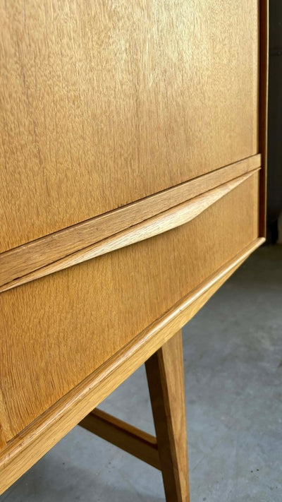 
                  
                    Highboard eiken van E.W. Bach - LOUI.STORE
                  
                