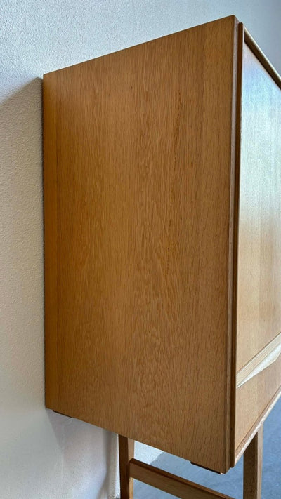 
                  
                    Highboard eiken van E.W. Bach - LOUI.STORE
                  
                