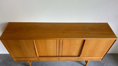 
                  
                    Highboard eiken van E.W. Bach - LOUI.STORE
                  
                