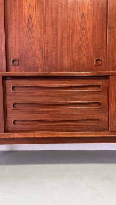 
                  
                    Highboard J. Andersen - LOUI.STORE
                  
                