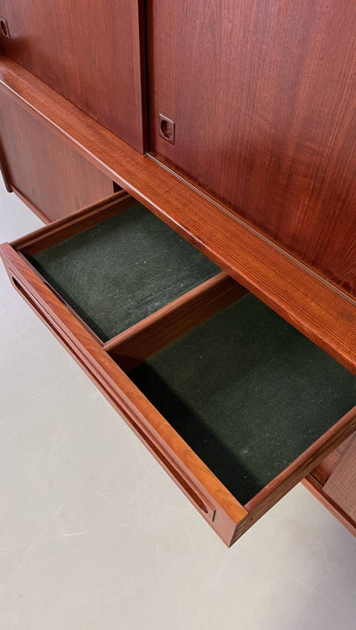 
                  
                    Highboard J. Andersen - LOUI.STORE
                  
                