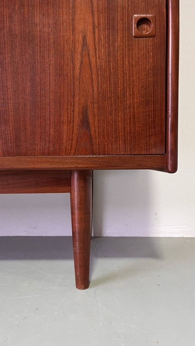 
                  
                    Highboard J. Andersen - LOUI.STORE
                  
                