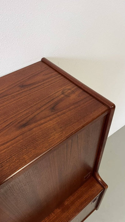 
                  
                    Highboard J. Andersen - LOUI.STORE
                  
                