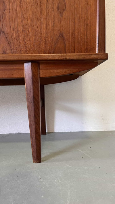 
                  
                    Highboard teak deur+lades - LOUI.STORE
                  
                