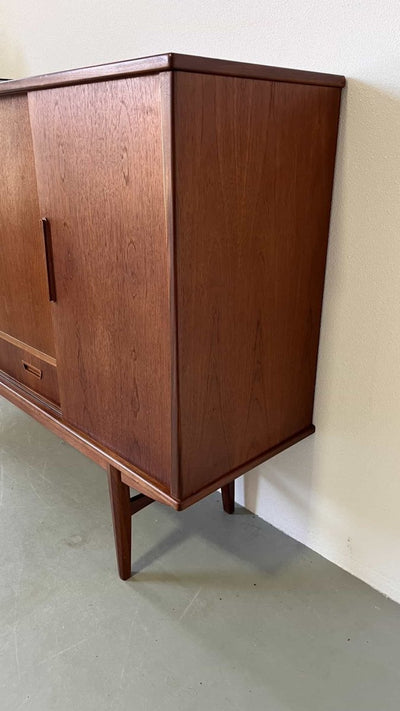 
                  
                    Highboard teak deur+lades - LOUI.STORE
                  
                