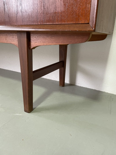 
                  
                    Highboard teak met klep - LOUI.STORE
                  
                