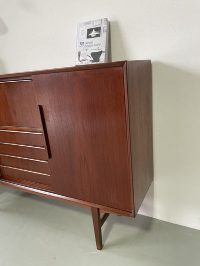 
                  
                    Highboard teak met klep - LOUI.STORE
                  
                