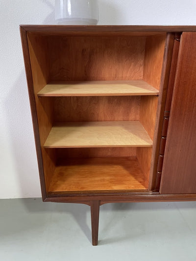 
                  
                    Highboard teak met klep - LOUI.STORE
                  
                