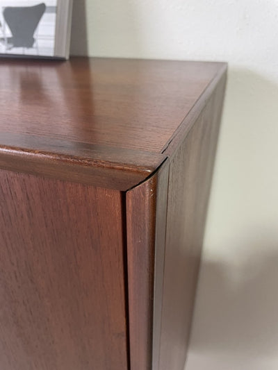 
                  
                    Highboard teak met klep - LOUI.STORE
                  
                