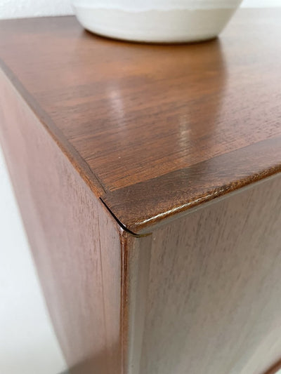 
                  
                    Highboard teak met klep - LOUI.STORE
                  
                
