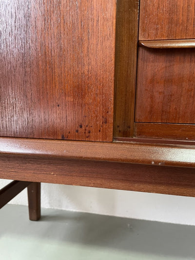 
                  
                    Highboard teak met klep - LOUI.STORE
                  
                
