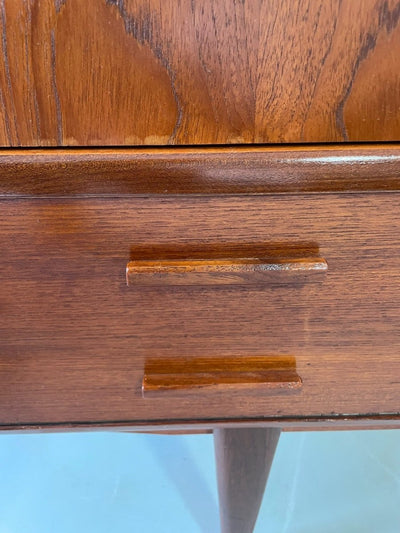 
                  
                    Highboard teak met lades - LOUI.STORE
                  
                