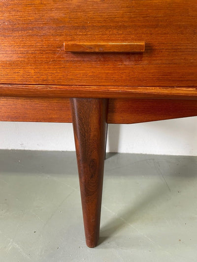 
                  
                    Highboard teak met lades - LOUI.STORE
                  
                