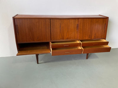 
                  
                    Highboard teak met lades - LOUI.STORE
                  
                