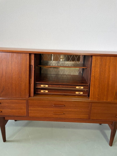 
                  
                    Highboard teak met lades - LOUI.STORE
                  
                