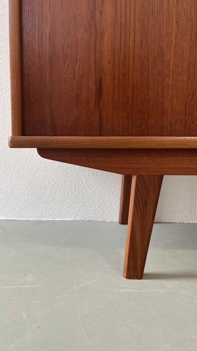 
                  
                    Highboard veel vakken - LOUI.STORE
                  
                