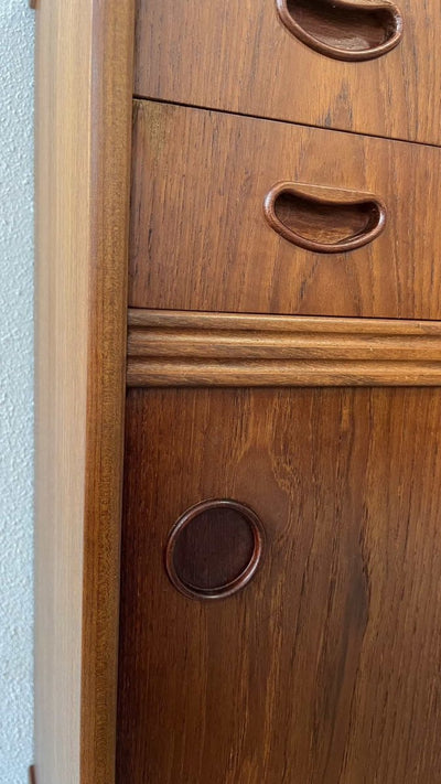 
                  
                    Highboard veel vakken - LOUI.STORE
                  
                
