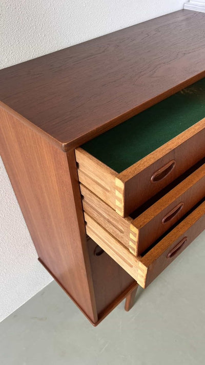 
                  
                    Highboard veel vakken - LOUI.STORE
                  
                
