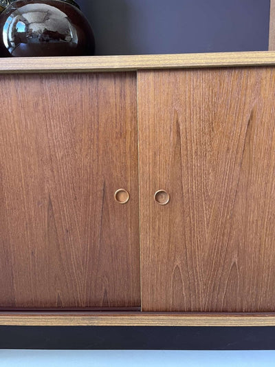 
                  
                    Hoge Deense wandkast - LOUI.STORE
                  
                