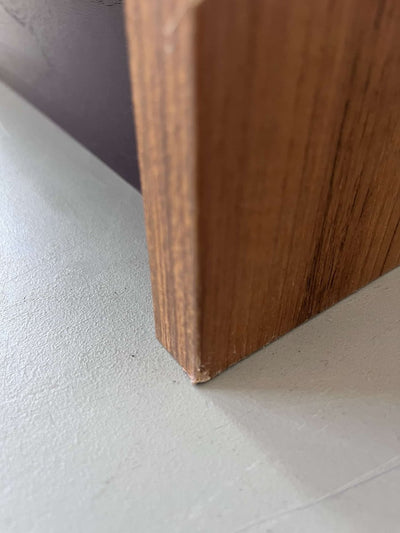 
                  
                    Hoge Deense wandkast - LOUI.STORE
                  
                