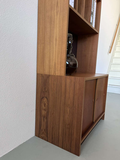 
                  
                    Hoge Deense wandkast - LOUI.STORE
                  
                