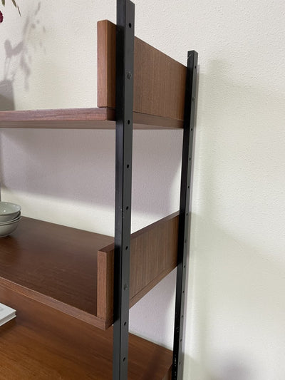 
                  
                    Hoge wandkast - LOUI.STORE
                  
                