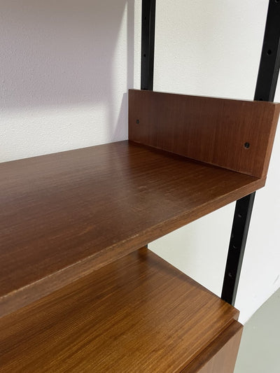 
                  
                    Hoge wandkast - LOUI.STORE
                  
                