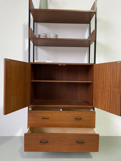 
                  
                    Hoge wandkast - LOUI.STORE
                  
                