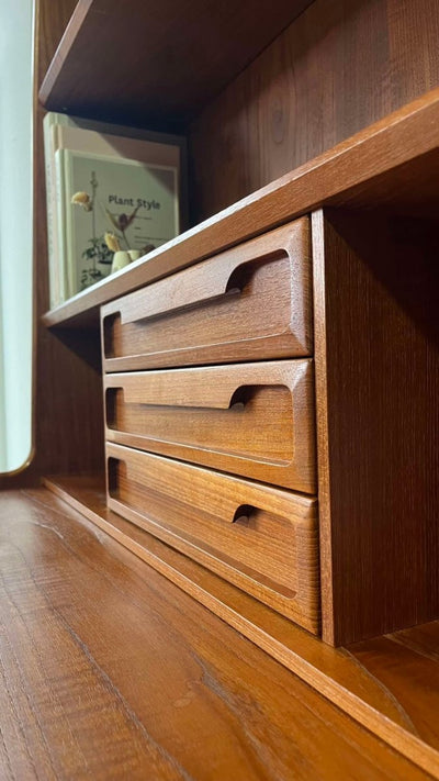 
                  
                    Hoog secretaire teak Brdr Larsens - LOUI.STORE
                  
                