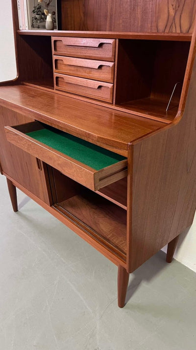 
                  
                    Hoog secretaire teak Brdr Larsens - LOUI.STORE
                  
                