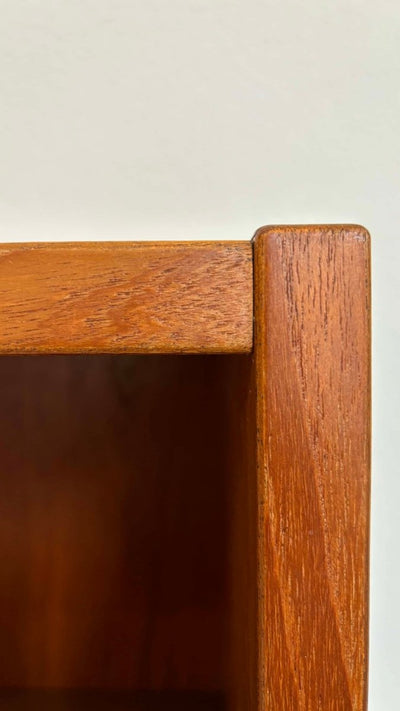 
                  
                    Hundevad boekenkast teak XL - LOUI.STORE
                  
                