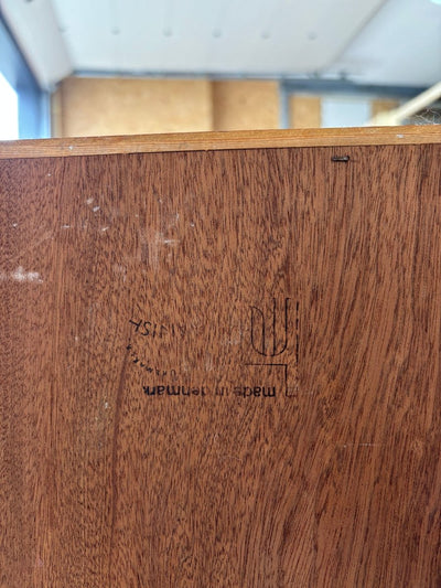 
                  
                    Hundevad boekenkast teak XL - LOUI.STORE
                  
                