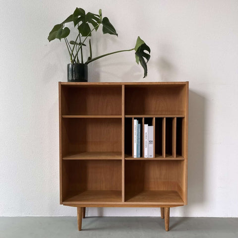 Hundevad boekenkast vinyl - LOUI.STORE