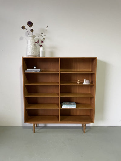 Hundevad eiken boekenkast - LOUI.STORE