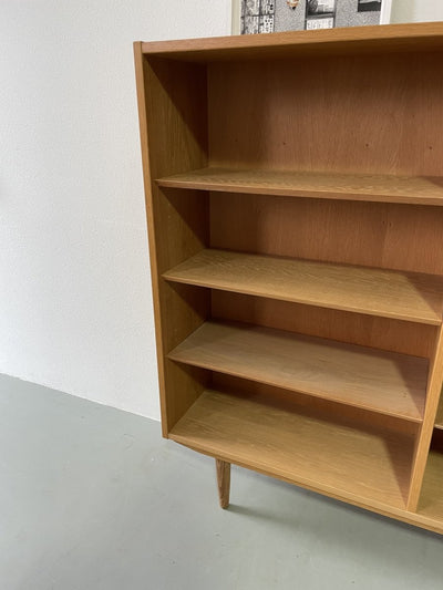 
                  
                    Hundevad eiken boekenkast - LOUI.STORE
                  
                