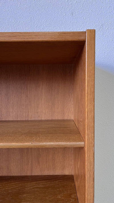 
                  
                    Hundevad kleine boekenkast - LOUI.STORE
                  
                