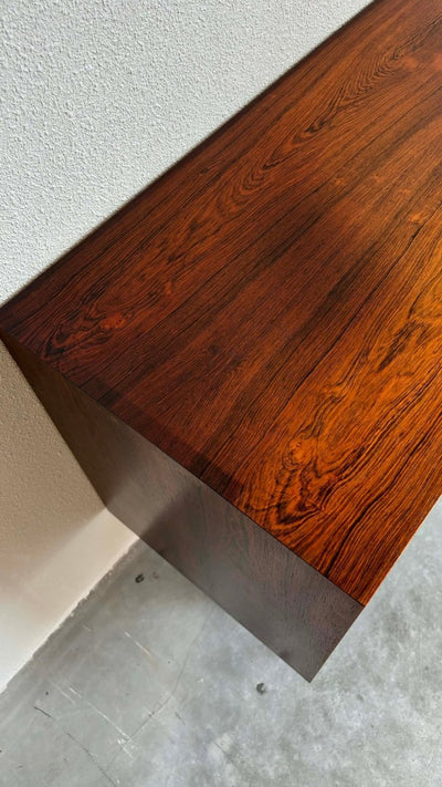 
                  
                    Hundevad sideboard palissander - LOUI.STORE
                  
                