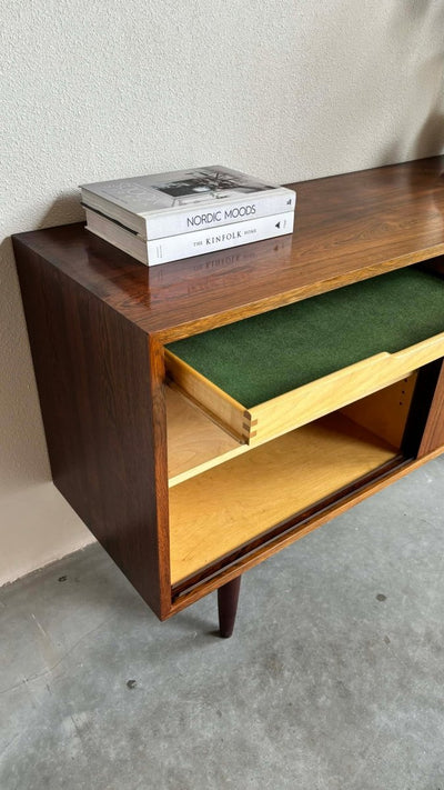 
                  
                    Hundevad sideboard palissander - LOUI.STORE
                  
                