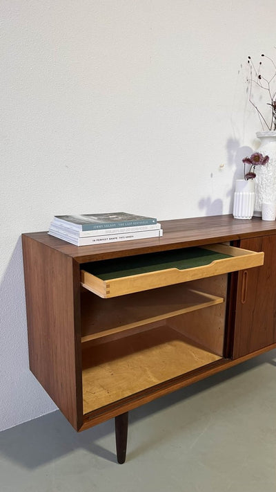 
                  
                    Hundevad sideboard palissander - LOUI.STORE
                  
                