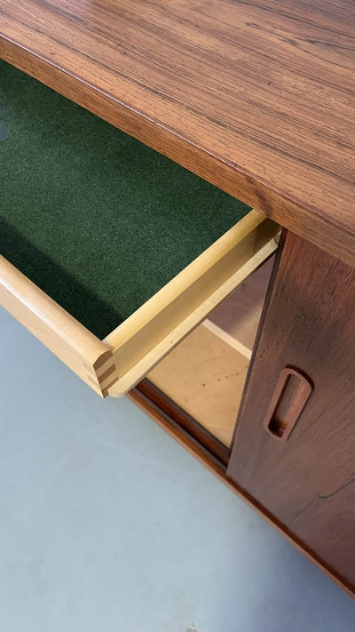 
                  
                    Hundevad sideboard palissander - LOUI.STORE
                  
                