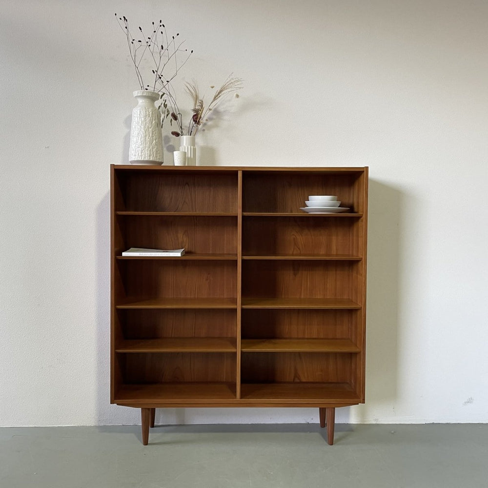 Hundevad teak boekenkast - LOUI.STORE