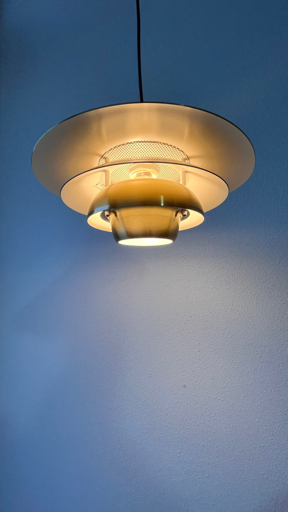 
                  
                    Verona messing lamp
                  
                