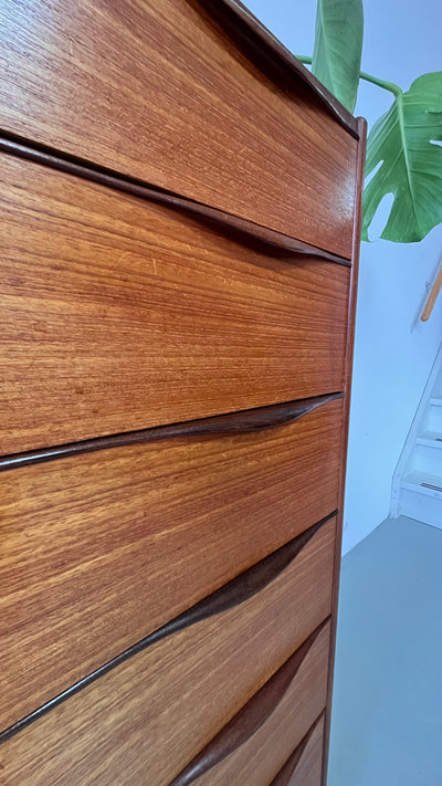 
                  
                    Grote ladekast 6* teak
                  
                