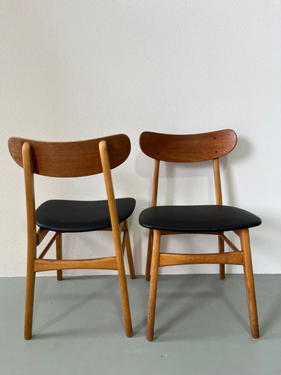 
                  
                    Vintage Deense stoelen teak skai 
                  
                