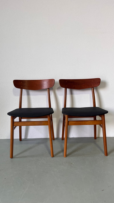 
                  
                    Set 2 stoelen Findahls
                  
                