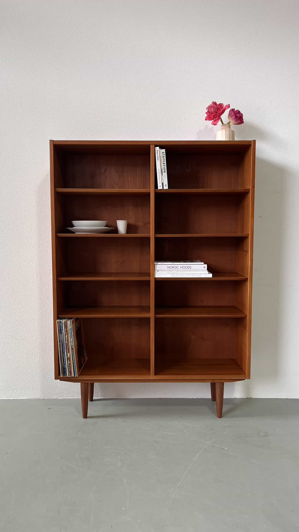 
                  
                    Poul Hundevad kast
                  
                
